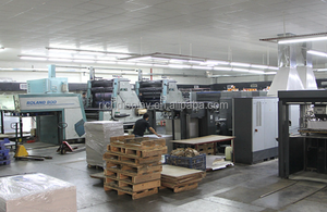 Изготовленный на заказ экологичный настольный стенд из картона с цветной печатью для продвижения косметики и средств по уходу за кожей - Product Image 6