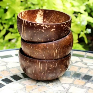 ชามเปลือกมะพร้าวทำมือแบบคลาสสิก เป็นมิตรกับสิ่งแวดล้อม ทนทาน น้ำหนักเบา เหมาะสำหรับสมูทตี้ สลัด ของหวาน และใช้เสิร์ฟในครัว - Product Image 1