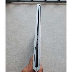 Produit phare : <span class=keywords><strong>Microsoft</strong></span> <span class=keywords><strong>Surface</strong></span> Book 2 (13,5 pouces, <span class=keywords><strong>i5</strong></span> 8e génération, 8 Go/256 Go SSD) Ordinateur portable pour entreprises et éducation - Product Image 4