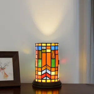 Lámpara de mesa Tiffany para dormitorio, luz de noche LED regulable, mosaico de vidrieras, lámparas de mesita de noche hechas a mano, regalos de Navidad para niños