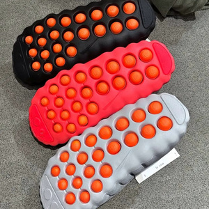 Nouvelles pantoufles de sport de marque 2026 de haute qualité pour hommes et femmes, mules respirantes à semelle massante perforée - Product Image 2