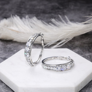 Grandi Orecchini a Cerchio Dorati con Cristalli per Donne, Accessori Moda per Uso Quotidiano e Feste - Product Image 6