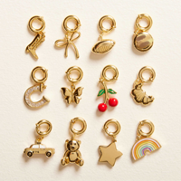 Colgante de acero inoxidable chapado en oro con diseño de oso, ping-pong, cereza esmaltada y circonita, accesorio DIY, precio mayorista económico