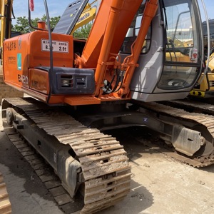 Excavadora de cadenas Hitachi EX200 usada, totalmente funcional, de 11 toneladas, con componentes Kawasaki, capacidad de cazo de 0.52m, potencia de 73kW, en stock. - Product Image 3