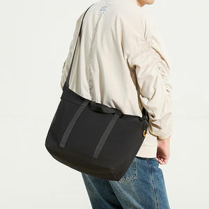 WePower Bolso Tote Minimalista de Gran Capacidad con Correa Ajustable, Bolso Cruzado Unisex para Viajes y Desplazamientos, Color Negro Sólido - Product Image 4