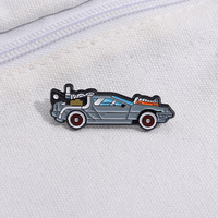 En gros, épingles en métal moulé sous pression, badges et épingles en émail souple ou dur, motifs voitures de dessin animé mignonnes, cadeaux souvenirs