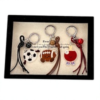Porte-clés en acrylique de dessin animé (badminton, football, tennis) avec clochette, accessoires pour sac à dos, accessoires pour bouteille d'eau, petits cadeaux