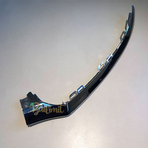 Nuevo parachoques inferior delantero moldura de labio derecho A2058851474 2058851474 para <span class=keywords><strong>mercedes</strong></span>-benz W205 <span class=keywords><strong>C180</strong></span> C200 C250 C300 AMG C43 C63 AMG - Product Image 3