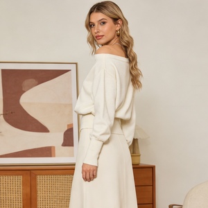 เสื้อสเวตเตอร์ถักแบบหลวมสีพื้นสำหรับผู้หญิงแฟชั่น - Product Image 3