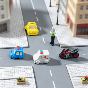 Micro-landscape créatif : Série Polices Routières pour Voitures et Motos – Accessoires Décoratifs DIY, Petits Ornements de Bureau pour Véhicules - Product Image 4