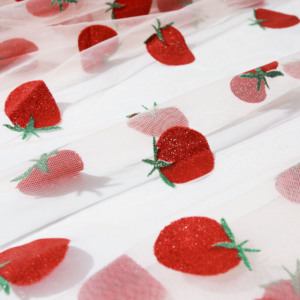 Tessuto in <span class=keywords><strong>Tulle</strong></span> di Nylon con Motivo a Fragola Lucido, Rete Glitterata Trasparente per Abiti, Costumi, Accessori per Capelli, Decorazioni, Vendita all'Ingrosso - Product Image 1