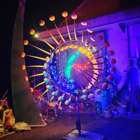 Sculpture décorative de jardin extérieure : éolienne cinétique rotative en acier inoxydable, colorée et traditionnelle, avec éclairage LED