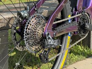 Bicicleta Eléctrica de Alta Calidad con Motor Central, Batería Oculta de 720wh en el Tubo Inferior, Suspensión Completa, 29 Pulgadas, MTB de Carbono - Product Image 5