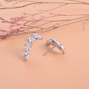 En gros haute qualité femmes bijoux en laiton plaqué rhodium <span class=keywords><strong>ange</strong></span> ailes micro incrustation zircon cubique boucles <span class=keywords><strong>d</strong></span>'oreilles - Product Image 4