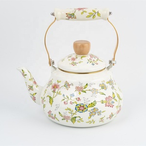 Ensemble d'ustensiles de cuisine <span class=keywords><strong>en</strong></span> métal de style floral de cuisines casserole <span class=keywords><strong>en</strong></span> émail avec <span class=keywords><strong>plaque</strong></span> de tasse de bouilloire de pot-tout <span class=keywords><strong>en</strong></span> métal - Product Image 2