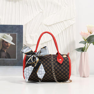 Venta al por mayor directa de fábrica: Bolsos de hombro con cadena para mujer, bolsos tote para mujer, bolsos de diseñador. - Product Image 6