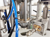 Machine de remplissage automatique de parfum par pulvérisation sous vide rotative pour cosmétiques et bouteilles