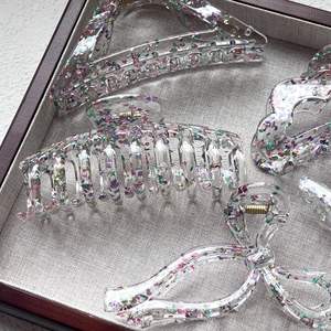 Pince à cheveux transparente en acétate brillant de style coréen pour femmes, pince à cheveux scintillante pour cheveux épais, accessoires personnalisés - Product Image 3