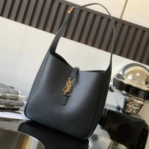 Sac fourre-tout grand format pour femme, version haut de gamme, de qualité supérieure, à porter à l'épaule ou à la main, de Guangzhou - Product Image 1