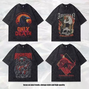 T-shirt Oversize Nera Effetto Lavato Stile Retrò |   Stampa Gotica con Corvo e Teschio d'Aquila |   T-Shirt Unisex Streetwear - Product Image 5