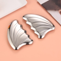 Grattoir Gua Sha en acier inoxydable 304 pour massage facial froid, favorisant l'absorption du sérum et améliorant l'élasticité