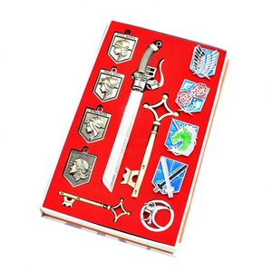 Llavero y Collar <span class=keywords><strong>de</strong></span> Aleación con Diseño <span class=keywords><strong>de</strong></span> <span class=keywords><strong>Ataque</strong></span> a <span class=keywords><strong>los</strong></span> Gigantes, Logotipo Ala <span class=keywords><strong>de</strong></span> la Libertad, Llave Allen, Cuchillo, Espada, Adorno <span class=keywords><strong>de</strong></span> Arma - Product Image 1