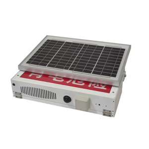 Feux de signalisation LED solaires à induction micro-ondes rouges, montés sur poteau pour utilisation sur tour - Product Image 3