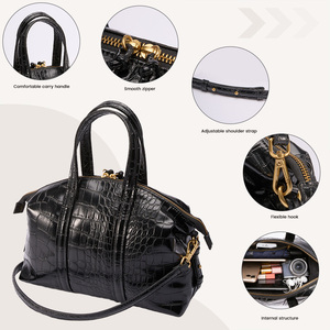 Sac fourre-tout unisexe de luxe SEMIA en cuir PU avec doublure en coton, durable, imperméable, fermeture éclair perlée, motif alligator - Product Image 5
