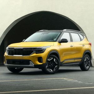 YT Auto Venta caliente 2023 <span class=keywords><strong>Kia</strong></span> Seltos Compact Crossover Control de Crucero Adaptativo de segunda mano 1,5 T CVT SUV Coche usado - Product Image 3