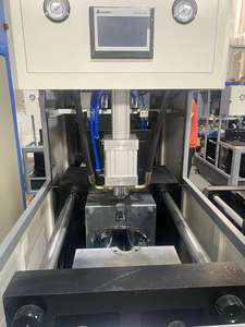 Machine <span class=keywords><strong>de</strong></span> soufflage semi-automatique pour bouteilles PET, 2 cavités, commande PLC, pour la production <span class=keywords><strong>de</strong></span> bouteilles <span class=keywords><strong>de</strong></span> 50 ml à 2 L - Product Image 3