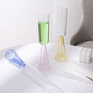 Copas de Vino Cónicas de Tallo Alto Sopladas a Mano para Bodas, Copas de Champán de Borosilicato de Alta Calidad en Colores Azul, Verde, Amarillo y Rosa - Product Image 5