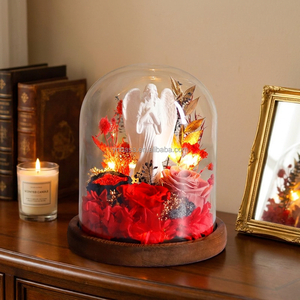 Nuova Rosa Eterna in Cupola di Vetro con Statua d'Angelo, Regalo Gotico in Rosso e Nero, Fiore Preservato Unico e Duraturo - Product Image 1