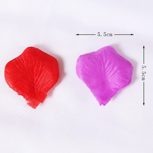 Vente en gros de 1000 pétales de <span class=keywords><strong>rose</strong></span> en tissu non tissé pétales de <span class=keywords><strong>rose</strong></span> de fleurs artificielles pour décoration de mariage et de la Saint-Valentin - Product Image 3