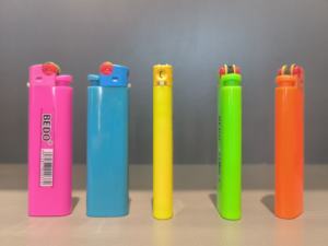 Encendedor de Pedernal Estilo Filipino, Económico, de la Mejor Calidad, Plástico Ecológico, Portátil, con Ruedas Pequeñas, Se Acepta Logotipo Personalizado - Product Image 3