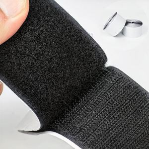 Vente flash : 280 couleurs de ruban auto-adhésif à boucles et crochets de 60 mm pour une installation polyvalente, populaire en France pour les cadres photo - Product Image 1