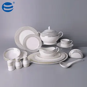 Luxury 61pcs Royal Exquisite Porcelain Tableware Dinner Sets Embossed Gold Dinner Set Dinnerware Se Fine Bone China CLASSIC