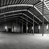 Bâtiment d'entrepôt industriel préfabriqué à grande portée en structure métallique pour la logistique et l'atelier de stockage