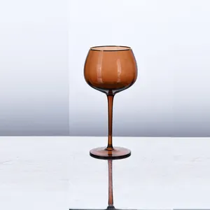 Kacamata minum kristal buatan tangan desain baru kacamata Cocktail dapur warna kustom gelas anggur coklat dengan pelek emas