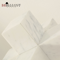 Ornements géométriques en marbre de style moderne Décoration d'art de chambre à coucher de salon Objet en marbre blanc Volakas