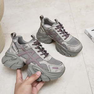 Nouvelles chaussures plateforme de haute qualité pour femmes, au design rétro et adaptées aux papas, personnalisables. - Product Image 5