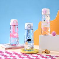 Bouteille d'eau en plastique multifonctionnelle personnalisable avec logo, double compartiment, couvercle anti-fuite, gobelet portable avec paille et sangle de transport pour enfants