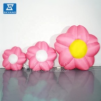 Modèle de fleur suspendue gonflable rose personnalisé, fleurs gonflables suspendues pour la décoration publicitaire d'événements en extérieur