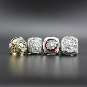 <span class=keywords><strong>NHL</strong></span> 1961 2010 2013 2015 <span class=keywords><strong>Chicago</strong></span> Blackhawks Championship Ring 4 Piece Set Ice Hockey Fan Souvenir Factory Direct - Product Image 1
