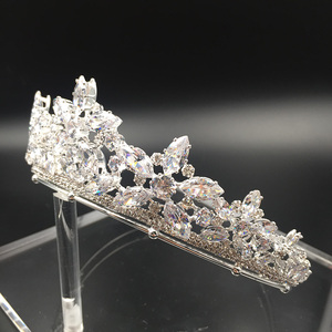 Hermosas <span class=keywords><strong>Coronas</strong></span> y Tiaras <span class=keywords><strong>de</strong></span> Flores para Novia con Circonita Cúbica, Corona <span class=keywords><strong>de</strong></span> Princesa <span class=keywords><strong>de</strong></span> Cobre para Bodas, Joyería al por Mayor BC3354 - Product Image 4
