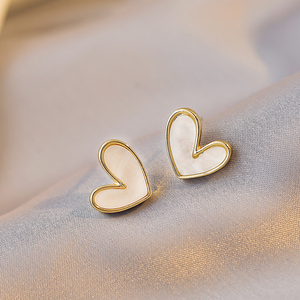 Aretes de Botón Minimalistas de Corazón LOVE en Blanco y Negro para Mujer, Pendientes de Cristal con Estrás Elegantes y de Moda, Joyería para Novia en Boda - Product Image 5