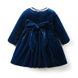 Abiti Classici da Bambina <span class=keywords><strong>Autunno</strong></span> Inverno per Bambini in Velluto Blu Navy Smock Fatto a Mano Stile Boutique Spagnola - Product Image 2