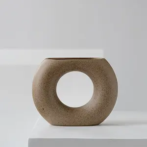Vase en céramique minimaliste nordique Unique fait à la main en porcelaine moderne pour décoration intérieure