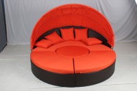 Cama de día de mimbre para todo tipo de clima al aire libre con sombrilla Venta caliente Sofá cama redondo de mimbre Patio junto a la piscina Cama de playa redonda con dosel