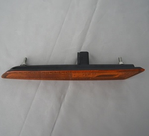ไฟเลี้ยวข้างตัวรถแบบ LED 10 ดวง พร้อมเลนส์สีเหลืองอำพัน 12V สำหรับรถบรรทุก Volvo <span class=keywords><strong>VNL</strong></span> ปี 2018-2024 ใช้แทนรุ่น 82750741 - Product Image 2