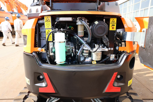 Mini-excavatrice sur chenilles Lonking CDM6016 de 1,6 tonne avec marteau hydraulique et système de conduites - Product Image 3